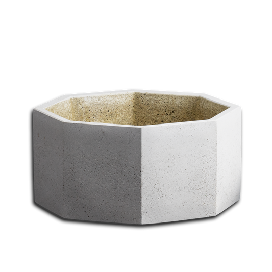 Pflanzschale aus Beton, Übertopf Beton für Zimmerpflanzen, Kakteen und Sukkulenten. Wenn möglich eher niedrige Pflanzen wählen, damit die Tischdeko nicht zu hoch wird. Auch eine Bepflanzung ausschließlich mit Kakteen sieht super aus. Für den Endschliff die Erde einfach mit etwas Quarzsand bedecken.