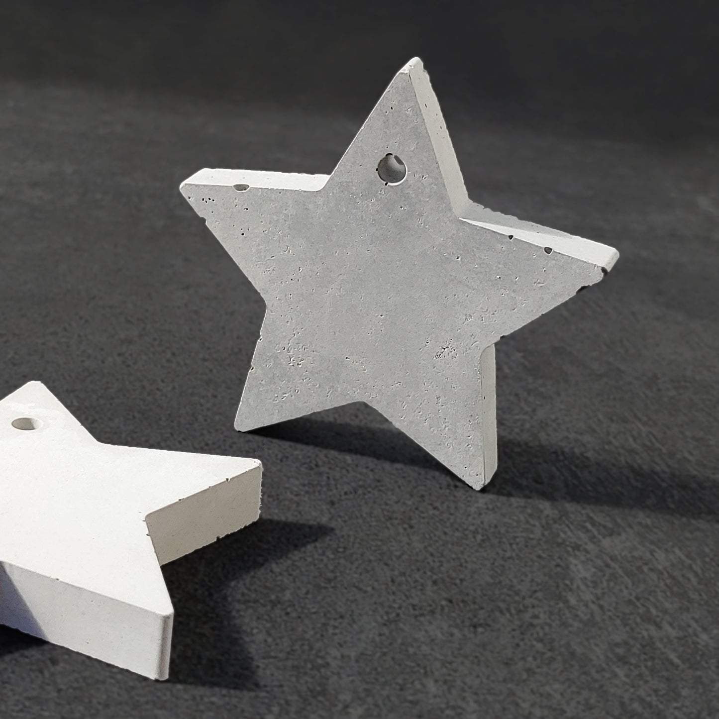 graue Sterne Anhänger aus Beton  für Winterdekoration